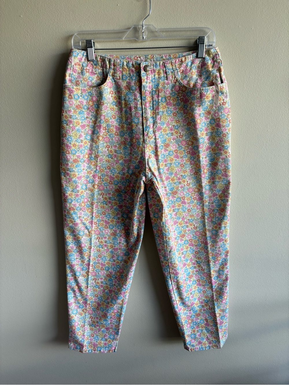NWT Floral Print Women’s Denim Capris Size 10 100% Cotton